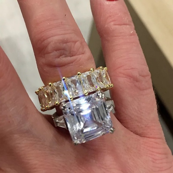 Men's 1CT Emerald Cut VVS Eternity Wedding Band 925 Ring - Picture 15 of 16